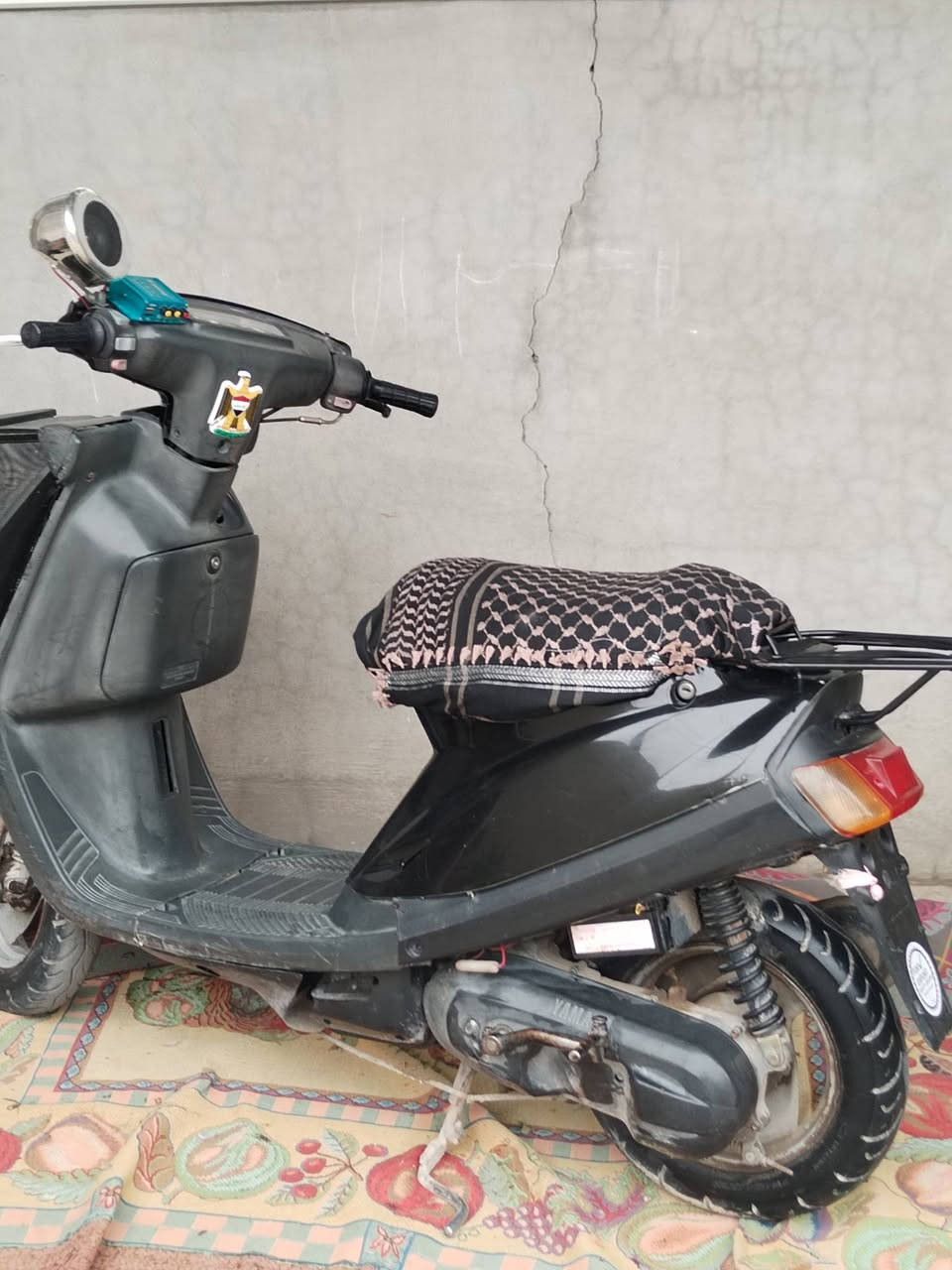 يامها للبيع 
مكينته ممفتوحه شرط الفحص
كابريته جديده شديته
تايراته جديده 
شواصي شرط 
شلعه معدل فول
هندر واحد يشتغل
الباتري مالته ميت ينرادله تبديل 
سعر325بي مجال
واتساب ***********
