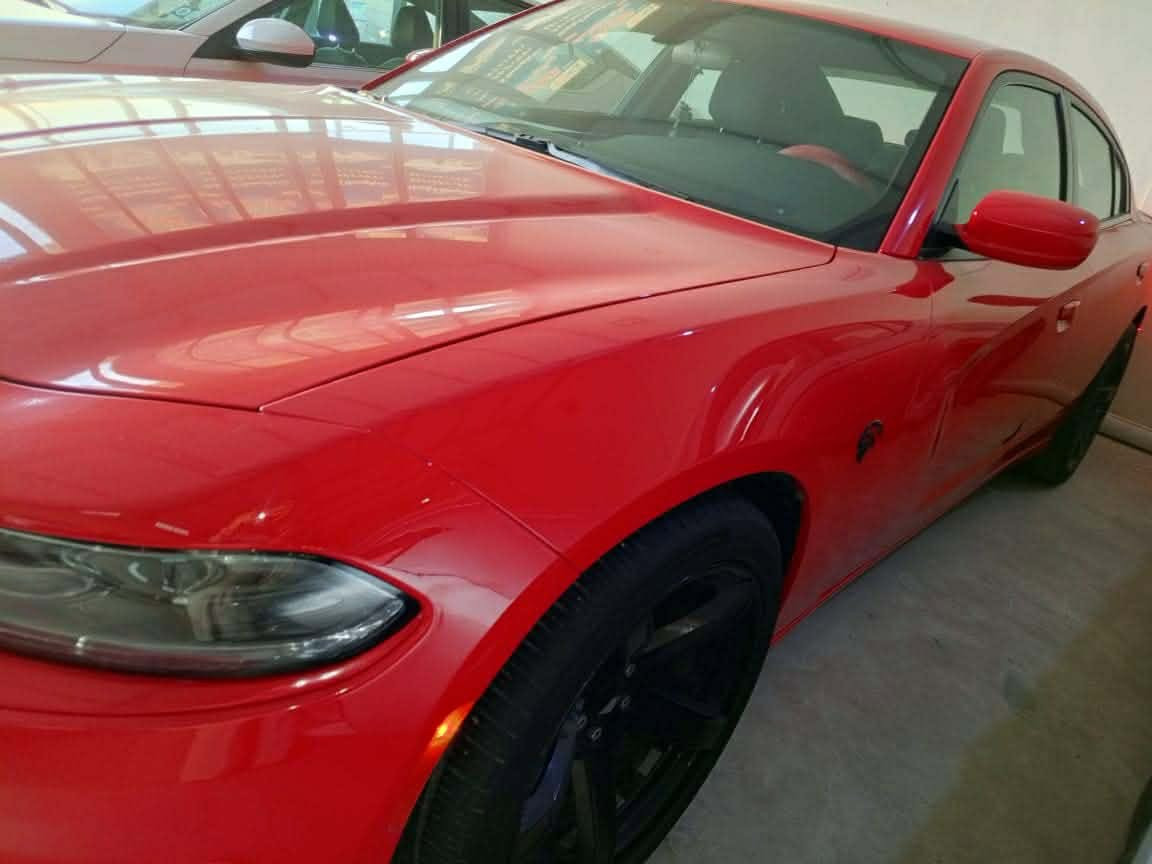 SXT2019
 كندي دخول كلين مع تقرير كارفاكس وسونار المندلاوي 
موصفاتها للي ميعرف SXT بصمة تشغيل وابواب شاشة وسط حساسات خلفية كامرة خلفية كشن كهرباء تشغيل عن بعد وشفتات ستيرن 
ماشية 70 الف 
بالعراق هي واكفة رجعت ستوته عليه شايلة بوري وطخ حافة البنيد وصار صبغ على كد شبر 
وبيهة سونار يوضع الطخة 
سيارة جديدة اني ثاني واحد اخذهة بعد صاحبهة صارلهة 5 سنوات عندي الباتري قبل 3 اشهر يلا بدلت الاصلي مالتهة وموجود عندي 
الفيتم والبلكات والمحرك وضع الشركة بدون تحديث او اضافات 
جانت مضمومه لان جنت مسافر قبل العيد بيوم الاربعاء بدلت لوحات انكليزي وسنوية وهزة جديدة رقم سليمانية وباسمي 
تايرات بحالة جديدة 
240 وبيهة مجال 

 تفاصيل اكثر راسلني او اتصل وتدلل
***********
