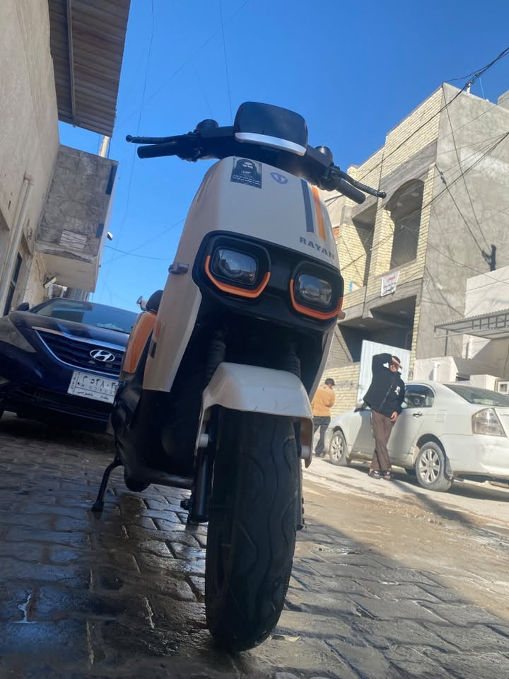 دراجة ريان ام عيون للبيع سعر 650 الف دراجة كل نقص مابيها تخبل كلشي شغال بيها اللهم بيها فطر بل جاملغ صغير الامامي وكل نقص مابيها الدراجة تمشيك 55 كيلو سرعتها 56 حقيقي دراجة كامله مكمله راسلني واتساب ***********
