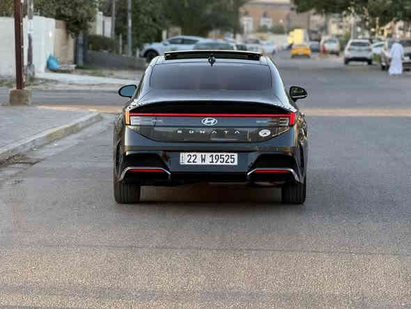 هونداي سوناتا شكل جديد SEL PLUS
للبيع سوناتا موديل 2024 فول مواصفات 

حادث الدعامية الامامي بدون ايرباك 

موضح بالصور 

وبيه من امريكا باب الجنطة صبغ امريكي 

راديترات تبريد وماء وبدنه بلادي على وضع الشركة 

سعر 160ورقة 

***********

بصمة تشغيل وابواب بصمة وتشغيل عن بعد 

حجم محرك 2500

فتحة بانورامية 

تليفون شحن لاسلكي 

هاند بريك بصمة 

شاشة ديجيتال متصل 

تبريد شاشة لمس منفصل مناخ

كشن كهرباء وهيتر بالكشنات

انارة داخلية led 

لايت زينون عالي ناصي 

سيارة جديدة بمعنى الكلمة ماشية 15 الف

رقم اربيل الجديد وكالة او تحويل حاظر 

مكان السيارة بغداد الكرخ حي الأطباء
