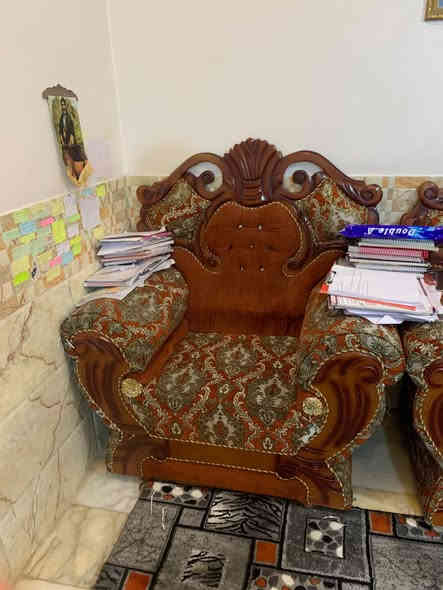 السلام عليكم..تخم 12 مقعد مستعمل نضيف للبيع مكانة البياع..السعر 250 ..للاستفسار ***********
