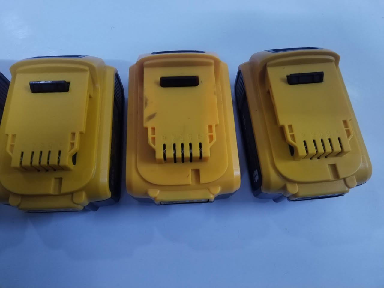 شرط الشغل وعل فحص قطعه ٢٠ الف قفل مع توصيل ٢٥


**إذا كنت صاحب هذا الإعلان وتريد حذفه لأي سبب، رجاءا أرسل رسالة إلى الدعم الفني**