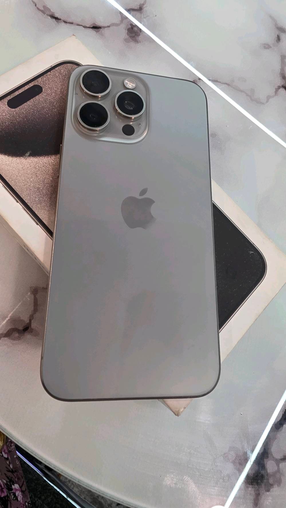 ١٥ برو ماكس ماستر الأصلي ٢٥٦ بي نقطه صغيرة بشاشة مماثره ومبدل بطارية للبيع ب٨٠٠ قفله ***********