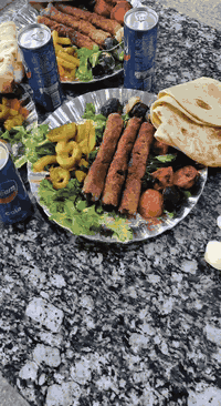 مشويات بركات الزهراء اليوم مسويت عرض ع كل 2نفرات الكم نفر مجاني وبخدمتكم  تحب خدمة توصيل تحب دلفري لباب بيتك احنه بخدمتك العنوان حي الحسين الجديد شارع ابو شاكر قرب عمارات تاج الدين للحجز ***********
***********
