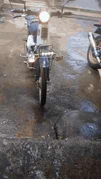 سلام عليكم ماطور هوندا ياباني كامل مكمل  سعر ٣٢٠الف سرعا ٦٠ رقم وتساب ***********
