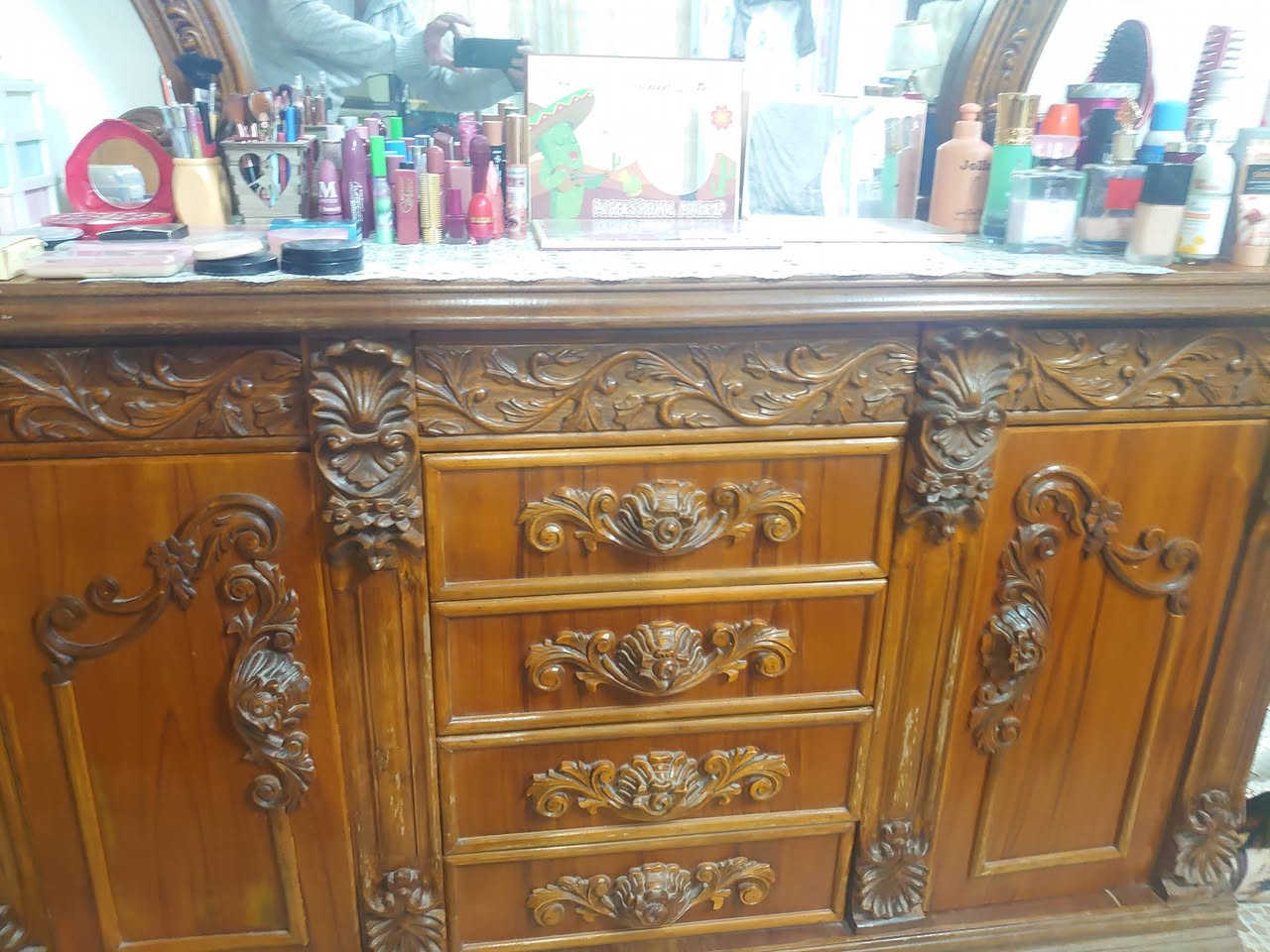 غرفه نوم للبيع شغل ثقيل عراقي كامله اي 
نقص مابيه مكاني موصل ايمن سعر مليون 900 وبيه مجال ***********/***********
