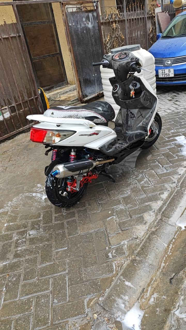 دراجه سكنس فحل نوزل 2009
بيها قبق بنزين رياضي
كشن رياضي 
صالنصة رياضي 
ملقط سبع الوان
هاوزن 
دبلات سبع الوان
زوج كلجات رياضي
فلتر شوته K&S الياف
زوج تاير جلاتين جدد العنوان بغداد *********** واتساب
