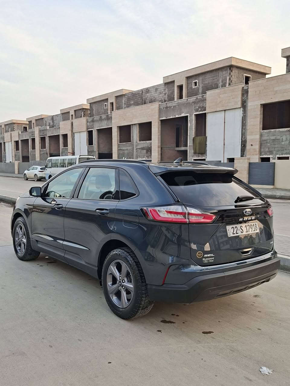 بسم الله الرحمن الرحيم 
‏FORD EDGE 2024   SEL AWD
ترقيم جديد بسمي السيارة 

الموديل : 2024

السعر :205 $$

حجم المحرك : 4 سلندر (2.0L)

العداد :  31 آلف  مايل 

"ملاحظة السيارة بدون صبغ بدون تبديل بدون ايرباك رقم شاصي موجود بالمنشور 

المواصفات : SEL
داخل لونين
دبل اكسل AWD
بصمات ابواب  
شاشه سوني لمس كبيره 
كراسي تدفئة  
كراسي امامي كهربائي  
كراسي جلد  
حساسات خلفية 
تشغيل عن بعد 
تحكم استيرن جهتين 
منافذ  امامي و خلفي USB +Type-C
بصمة ترحيب بلاجيكتور 
تبريد خلفي 
رادار  امامي وخلفي 
كاميرة خلفية 
كشافات اوتو ستوب 
بعد هواية مواصفات السياره حيل نضيف جاهزه هزة فحص رقم سنوية جديد بسمي السيارة مكاني سليمانية سعر 205للستفسار اكثر ***********
