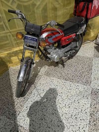 دراجة ايرانية نامه محركها بلادي مو تعمير ٢٠١٧ نضافة ١٠٠٪؜ أوراق اصولية...