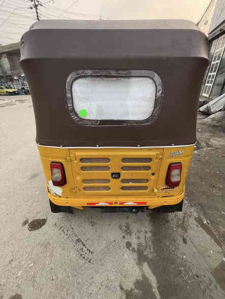 السلام عليكم تكتك البيع 2018/12/8 اوراق اصليه التكتك جاهزه للأخير دوشمه سفاري جادر مسجل برده تخم تاير كله جديد مكينه مال 20 مال عيشه السعر 3700 وبيها مجال للشراي مكاني الامين الثانيه ***********
