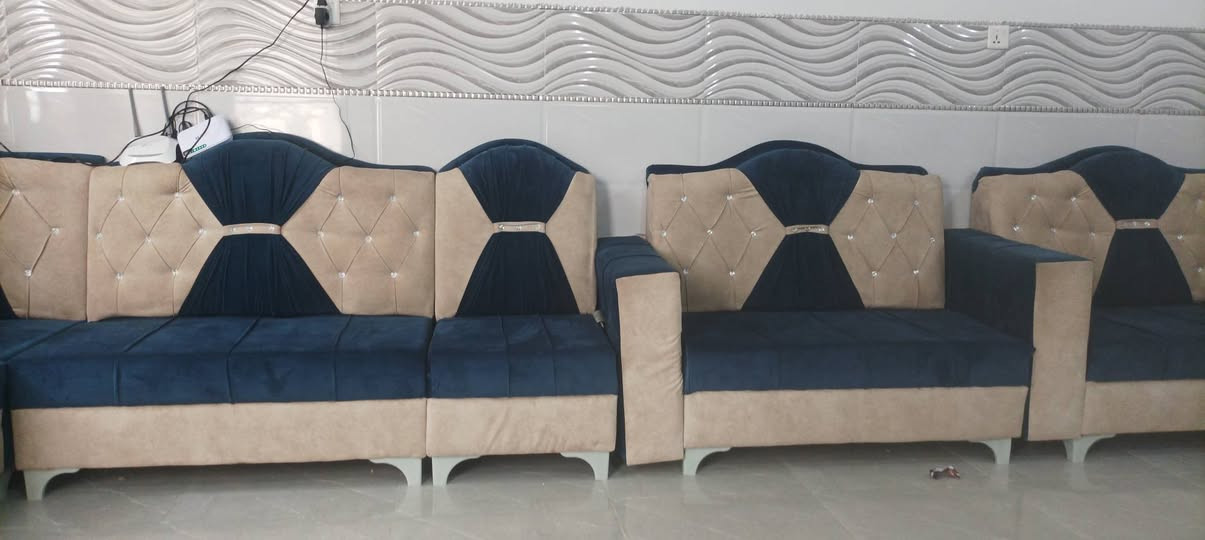 السلام عليكم للبيع 14 قطعه نضيف ال استفسار خاص رقم الهاتف ***********
