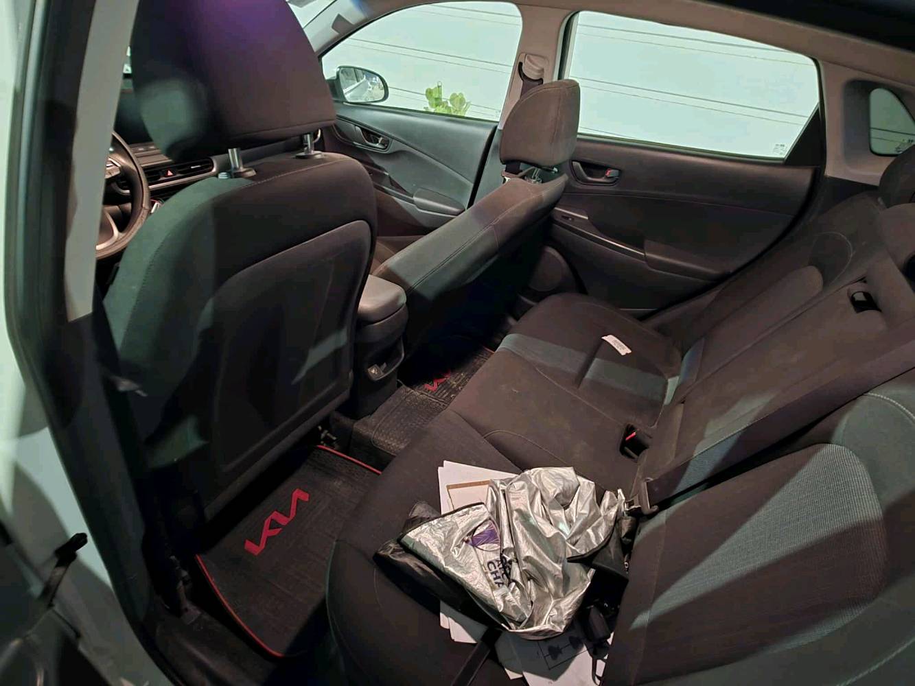 هونداي كونا موديل ٢٠٢٣
مكينة 2000 دوش
ماشية 50 الف كيلو قابل للزيادة
رقم نجف الانكليزي الجديد
سنوية ما ساقطة للـ 2030 
 السيارة بأسمي والتحويل ثاني يوم 
ثلاث انظمة قيادة ECO و sport و normal 
حساس مانع اصطدم
مثبت سرعة
نظام تحديد مسار
نظام تنبيه الاصطدام الخلفي
تدفئة كشنات 
نظام التوقف والتشغيل التلقائي

● حادثها بامريكا جنطة ومبدلة + هنا بالعراق
ضربة خفيفة بالباب الي بظهر السايق .

مكان السيارة نجف