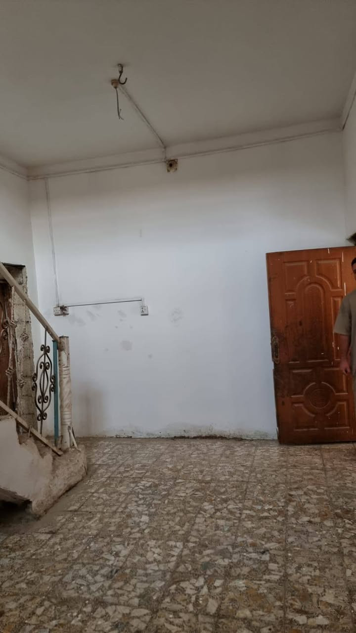 بيت 100 متر على شارعين تبليط
العنوان الشطرة الفتاحية قرب مستشفى الامل ومدرسة الكتاب .
بيه غرفة وصالة واستقبال مطبخ وصحيات
السعر 80 مليون 
للاستفسار الاتصال على الرقم 
***********
