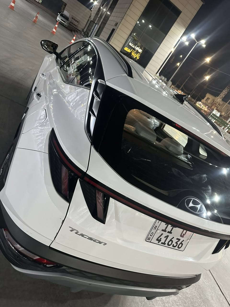 السلام عليكم
للبيع 

توسان خليجي (ضمان شركة الاولى )

موديل 2024 

ماشيه 23km

فول عدا الفتحه 

دشبول ايباد 

كشنات جلد +كهرباء

ويل 19 

صندوق كهرباء 

شرط فحص سونار 

 صار عندي شخط ب أسفل باب السائق والخلف

صلحته بارد وصبغته 

السعر 195

مكاني بغداد 

      اتصال او واتساب 

       ***********
