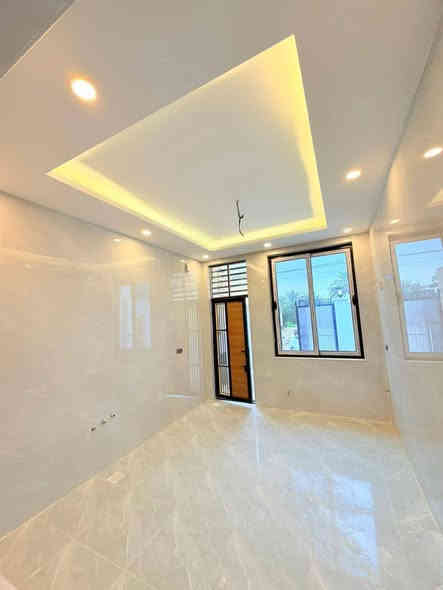 📏 المساحة: 150متر للبيع 
💰 السعر: 80 مليون (قابل للتفاوض)
🏗️ البناء: طابوق  جمهوري درجه اولئ 
🏠 الأساس والسقف: صب كونكريت مركزي 

مواصفات البيت:
✅ غرفتين نوم 2 🛏️
✅ أستقبال 
✅ صالة 🛋️
✅ مطبخ 🍽️
✅ صحيات 🚿

الخدمات المتوفرة:
🔹 ماء 💧
🔹 كهرباء ⚡
🔹 شوارع مبلطة 14 متر  🚗
🔹 مدارس قريبة 🏫
🔹أنترنيت ضوئي 
🔹 خط مولده 
📍 الموقع: النجف – حي ميسان، شارع الزوار 
خلف سكلة الكرعاوي
📜 طابو زراعي (إقرار محكمة)

📞 للتواصل: ***********

(ملاحضه ) متوفر لدينا كافة المساحات دور سكنية وعرصات 
وأراضي زراعيه
