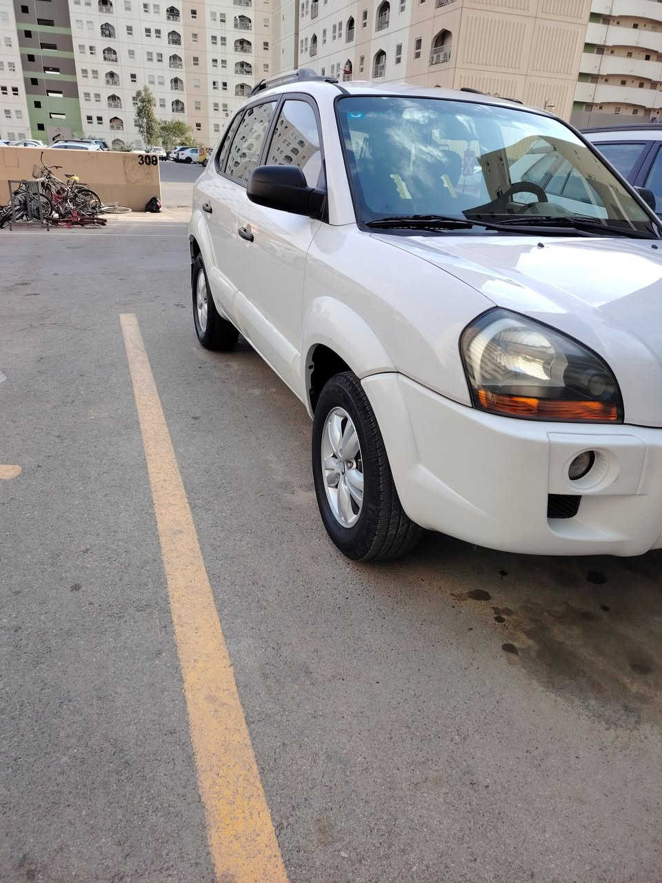 السلام عليكم
توسان موديل 2010 
محرك 2000
ماشية 111 الف حقيقي 
رقم نكليزي سنوية لحد 2030  
صدر تبريد محرك كير خير من الله بلادي
تخم تاير وباتري جدد 
5 ويل كب 
شاشه 
كلين بدون صبغ او ضربة ما عدا بارد يم البكلايتات اثنيهن على كد اصبع والسونار موجود والدعاميات مصبوغة  السيارة نظيفة بمعنى الكلمه ما شاء الله 
للاستفسار الاتصال على الرقم *********** 
مكان السيارة بسماية 
رجاء اني مكلف بالنشر
