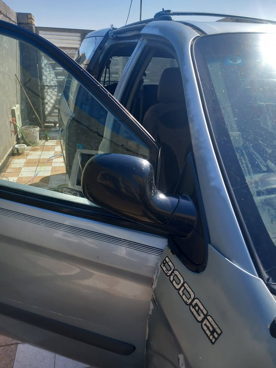 دوج كرفان ٢٠٠٥ مكفوله رقم بغداد ماعده تبريد غير شقال سعر ٥٠ رقم تليفون***********
