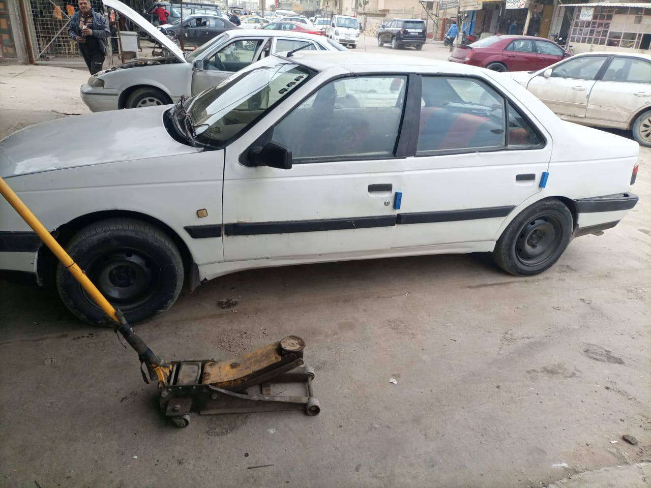 السلام عليكم بيجو 405للبيع  بدون راعي رقم كربلاء الماني موديل 2010 السياره يرادلها ترتيبات بسيطه كير نضيف مكينه بيها بخار مكان السياره بابل السعر 15وبي  مجال بسيط الاتصال ***********
