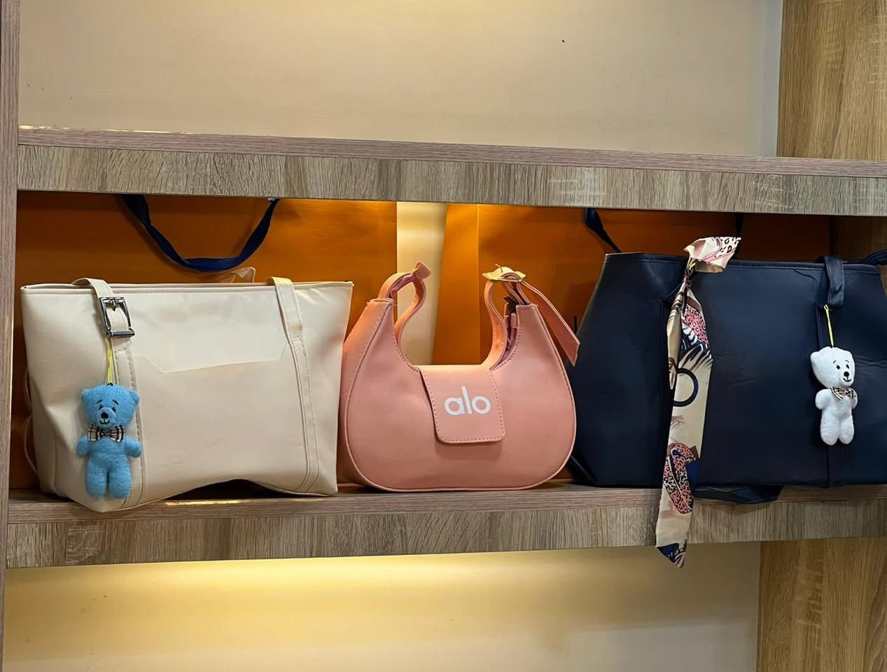 السلام عليكم
جنط للبيع باسعار مناسبه 

للاستفسار على الرقم ***********

قطع محدوده وتوصيل مجاني داخل الخور
