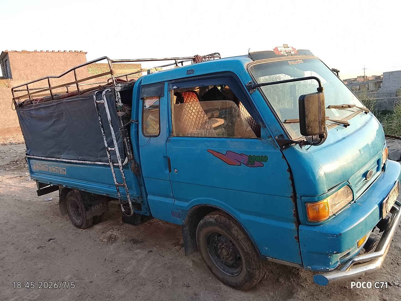 السلام عليكم 
كيا حمل للبيع موديل 96 بنكو  كفاله عامه كير مكينه اكسن تحويل مباشر رقم بغداد  الاستفسار أكثر و السعر الاتصال *********** مكان السيارة بغداد المعامل
