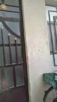 دار للاجار 75 متر  يحتوي علئ صاله  غرف نوم ومطبخ وخدمات صحيه درج بيتون...