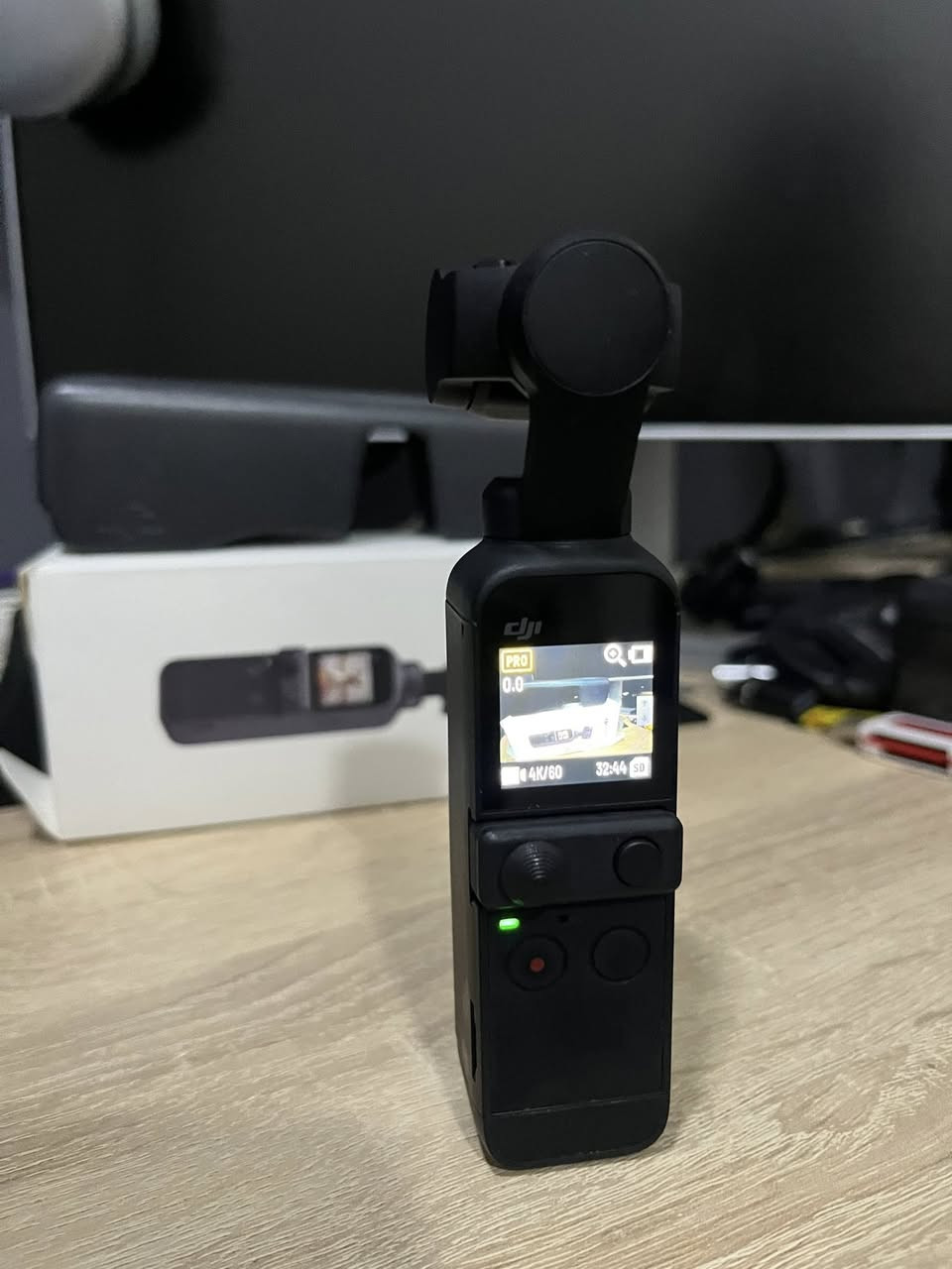 كاميرا مانع اهتزاز DJI Osmo Pocket 2 (نظافة 100%)
إذا كنت تبحث عن تصوير سينمائي واحترافي، فهذه الكاميرا هي الخيار الأمثل!:
• النظافة: الجهاز أخو الجديد، لم يستخدم إلا قليلاً جداً.
• المميزات: تصوير 4K، تتبع ذكي للوجوه، ميكروفونات مدمجة ممتازة، وحجم صغير جداً للجيب.
• العيوب: لا يوجد أي عطل أو مشكلة، الكاميرا مفحوصة وجاهزة للاستخدام فوراً.
السعر: ٣٧٠ الف مجال 
توصيل كل محافظات عراق


**إذا كنت صاحب هذا الإعلان وتريد حذفه لأي سبب، رجاءا أرسل رسالة إلى الدعم الفني**