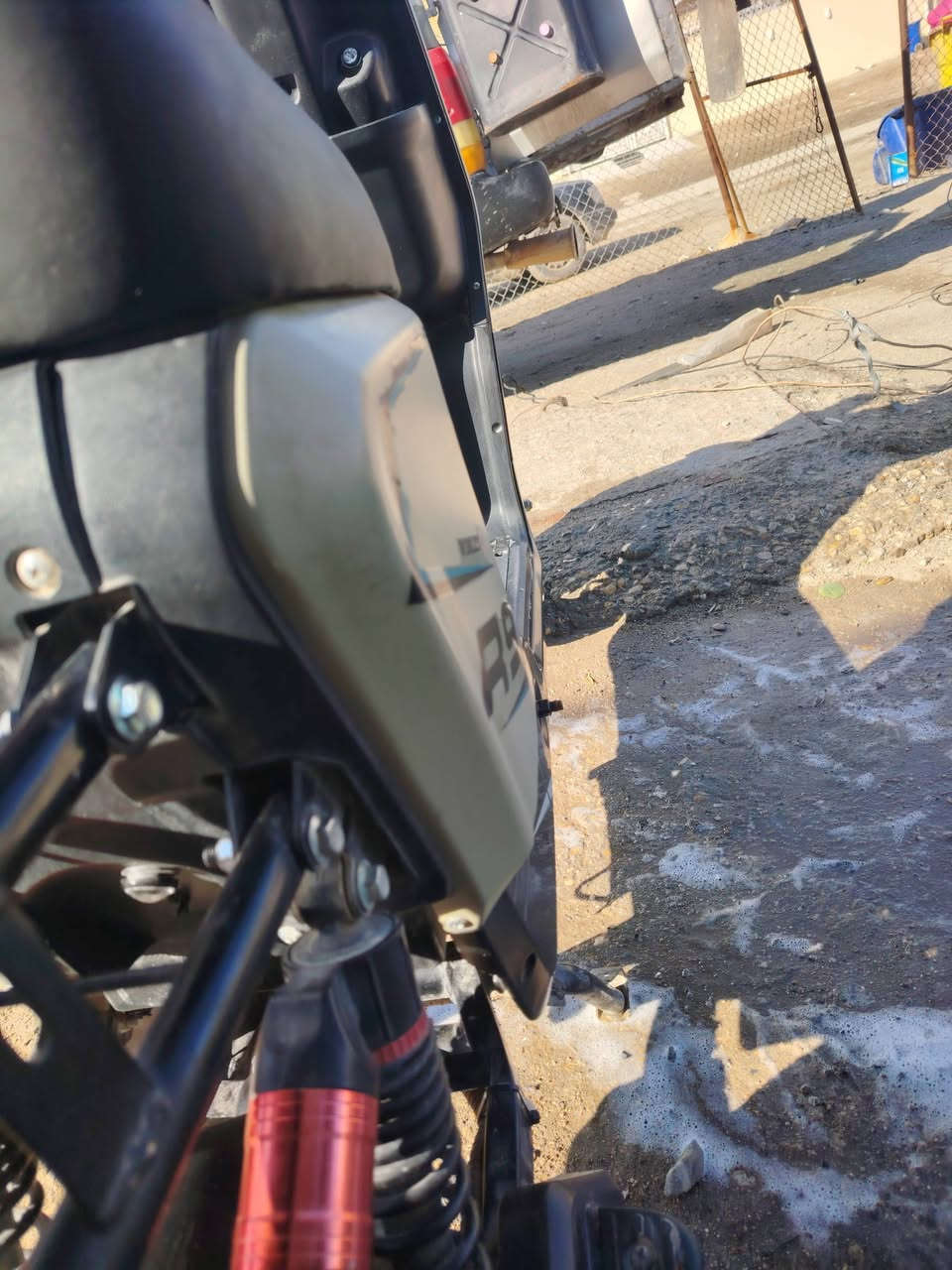 سلام عليكم دراجة شحن للبيع ار تسعه ملف جديد بطاريات جديده التفاصيل خاص ***********
