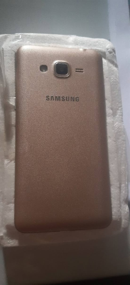 السلام عليكم.
موبايل Galaxy J2 جديد اصلي كلشي شغال وياه يجي رام 64 وهارد و ملحقات كيبل شاحن اصلي ابلادي وسماعه وكل ملحقات يجي وياه  وكل عيب مابي ..

السعر 80 الف انطيك شرط كلشي جديد شغال فولل وملحقاته كامله 

الشراي يتصل ***********
