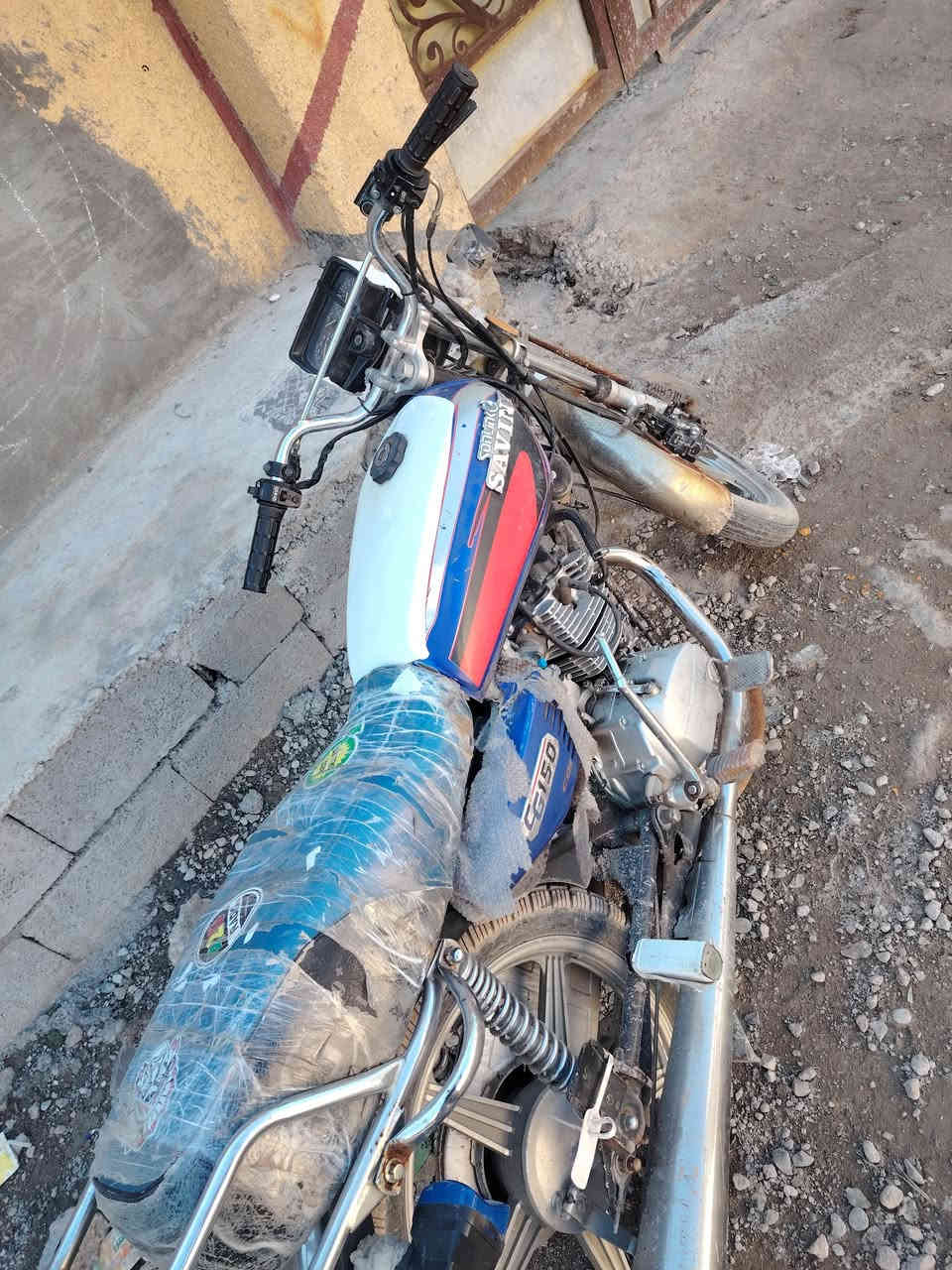 السلام عليكم دراجه للبيع موديل 19 كامله من كلشي ما ناقصها اي شي السعر 350  العنوان ديالى الخالص رقم الهاتف 
***********
