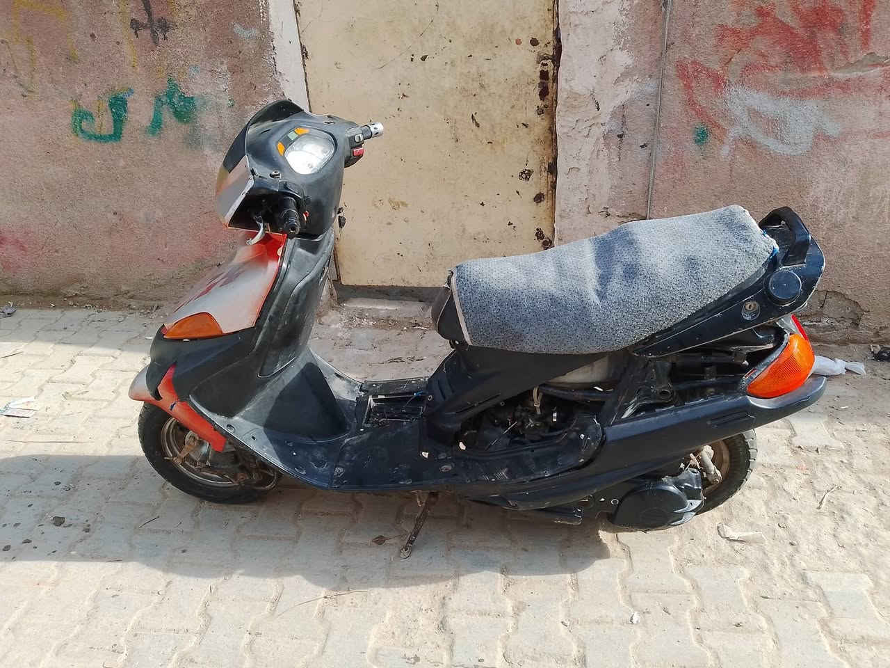 سلام عليكم دراجه فراشة 140دراجه شغاله سلف نقصهه هندر بس تشتغل سلف وبيهه دخانة قليله سعر 125قفل مكاني المحمودية رقم *********** اتصال؟
