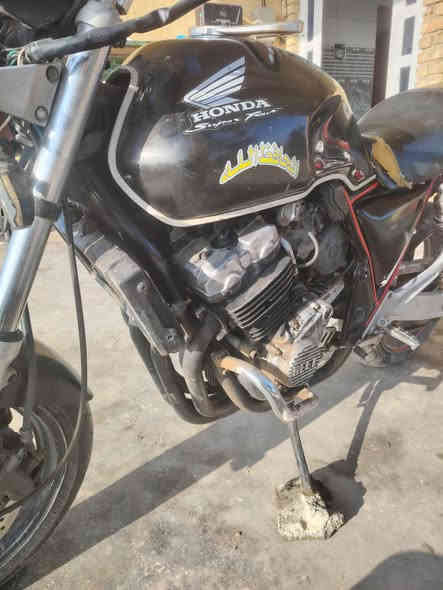 السلام عليكم
دراجه للبيع SB4
محرك على الفحص كهربائيات كله شغاله محرك400 تعبر 180 بطناش123السعر مليون وأربع ميه 1،400 وبيه مجال
الرقم ***********
