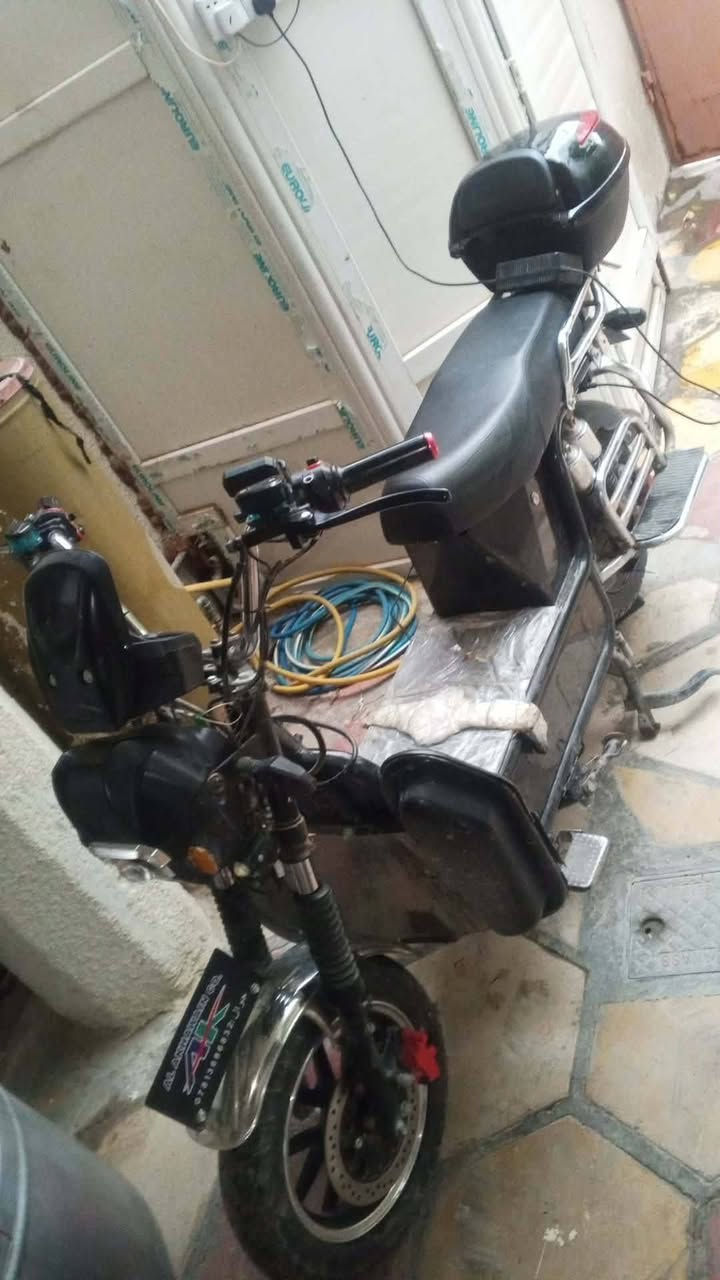 هيوشه موديل 2025
4 سرع
5 بطاريات كفاله عل فحص
نظيف مابي اي نقص جديد
ماشيه 645 كيلو متر 
مكاني بلد
مراوس حسب القناعه شعندك. نزل


**إذا كنت صاحب هذا الإعلان وتريد حذفه لأي سبب، رجاءا أرسل رسالة إلى الدعم الفني**