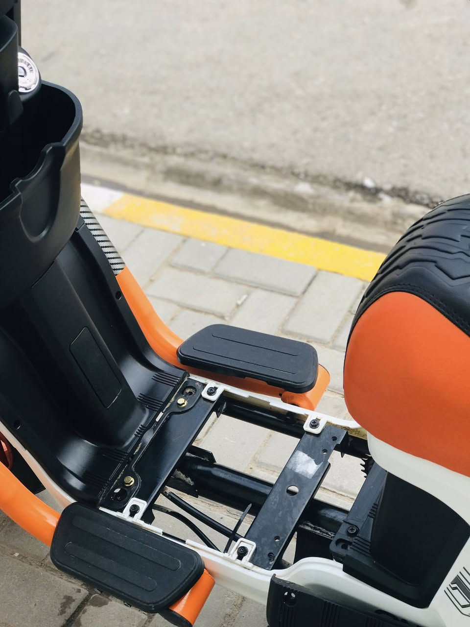 سلام عليكم اخوان دراجة شحن للبيع خمس بطاريات وقابلة للزيادة بطارية دراجة فول مواصفات عداد الكتروني الدراجة موديل 2025 الدراجة تمشي 99 حقيقي السعر خاص او الاستفسار على الرقم ***********
