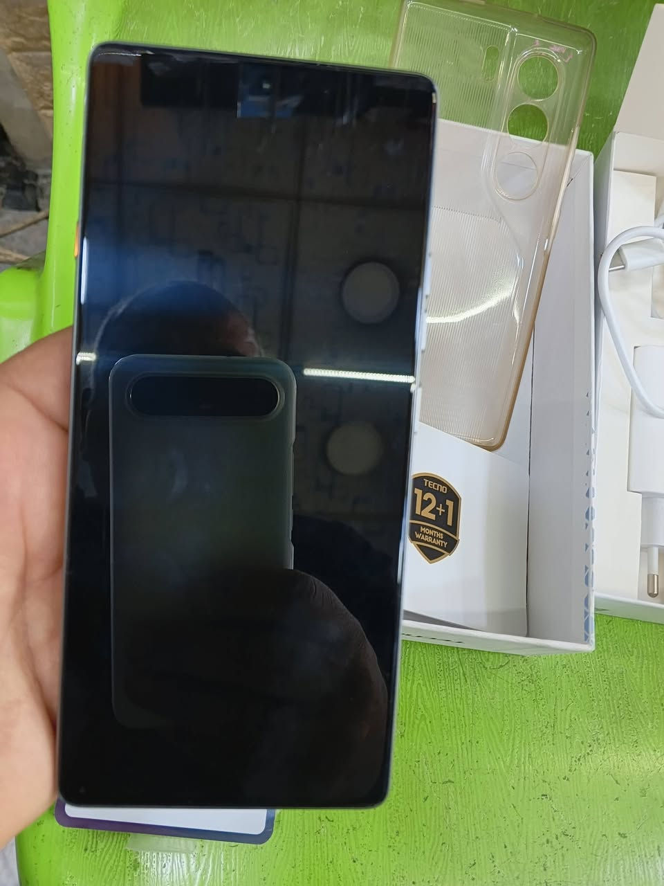 كامون 40 ذاكرة256بطارية5160 شحن 45واط مع جميع ملحقاتة الجهاز نظافة100/100 السعر210 بيها مجال شي قليل*********** بغداد متواجد واتساب
