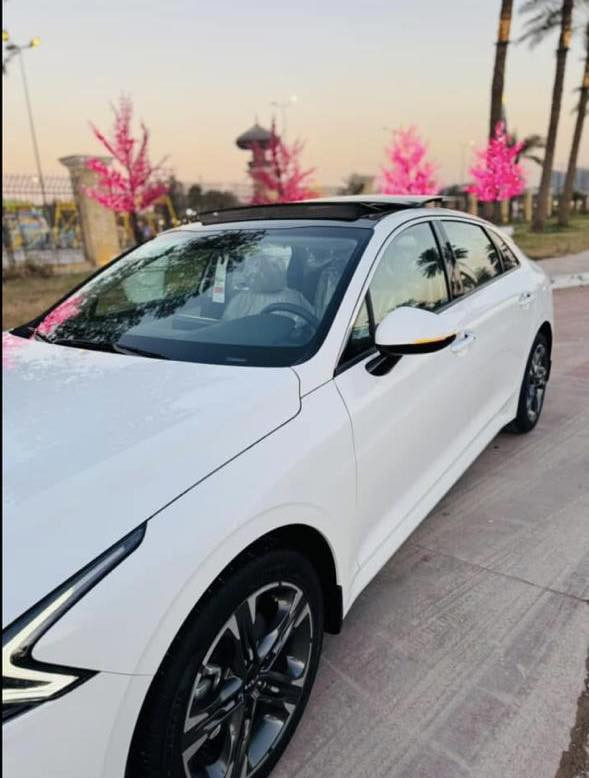 K5 2023
السلام عليكم خليجي ماشيه ٤٧ تقريبا كفالة عامة 
مواصفات هواي بيها  بس مو فول
السعر ٢٢٠ باسمي السيارة
مكاني بغداد 
شارع فلسطين 
***********
