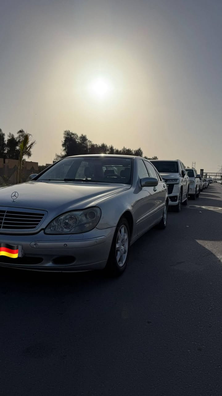 سلام عليكم
مارسدس غواصة S500 2001 
رقم بغداد 
باب طويل 
محركV8 
صبغ عام جمالية 
السيارة بأسمي 
السعر:125$ وبيها مجال بسيط 
الرقم:***********
