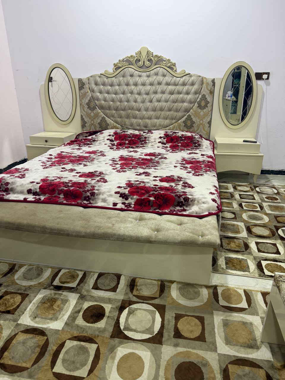 مكلف بالنشر
غرفة نوم ايطالي نظيفة سعرها 500 وبيها مجال 
العنوان.. حصيبة حي التنك
للتواصل على الرقم ..***********
