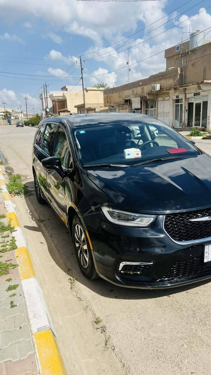 كرايسلر باسفيكا فول فئة تورنكL بلكن وهايبرد 2024
يعني 3 انظمة بانزين وهايبرد وشحن خارجي كل واحد بوحده
سيارة ميني فان فول كراسي Vip منفصلة كشنات جلد فاخر سياحي كراسي الامامية تدفئة وتبريد 3 قطع فول مواصفات رادارات امامية وخلفية حساسات امامية وخلفية مثبت مسار ومثبت سرعة ومود التراكشن ودكمة والرادار تكدر طفيها وتشغلها ودكمة الاصطفاف التلقائي بيبان كهرباء 4 وضعيات جنطة كهرباء ويوجد باب جانبية بالجنطة للتخزين وشاشة وسطية بيها كل التحكمات بالتبريد وغيرها الخ…. وتبريد منفصل بيانو علما حته شادلها درع من الاسفل حفاظا على السيارة والسيارة وارد امريكي ضربتها جوانب طخات صفاح وبجم سليم بدون ايرباك امامي كله سليم فقط جوانب  بدون دواخل السعر 230 وبيها مجال قليل السيارة انظف من الصور   وللستفسار الاتصال ***********/
واتساب واتصال وخط 
مكان السيارة كركوك
