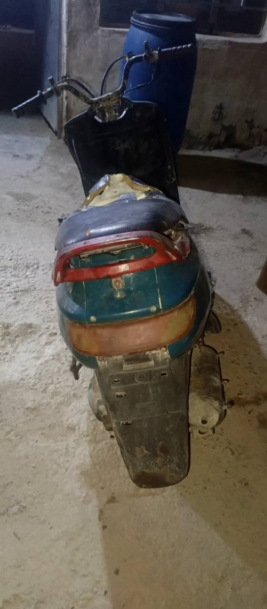للبيع سعر  ١٠٠    بيه مجال شغاله ما بيه نقص  رقم تصل ***********
