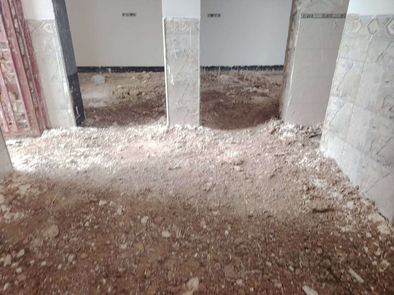 سلام عليكم  /  يوجد كادر عمل جاهز /  تصعيد مواد /  تنضيف بيوت /  تفليش /  تكشيط /  دفن نهري /  شقلنه ليل ونهار /  ومعداتنه جاهزه  ومالك دخل بكلشي تأخذ شقل جاهز مني سلمني شقل وتأخذ شقل جاهز / ماعليك بس تصال على رقم /// ***********  وسياره تجيك للبيت
