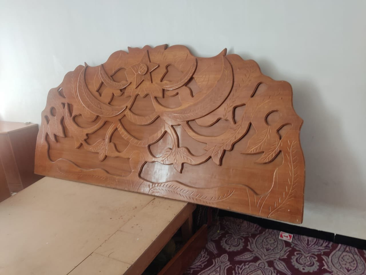 غرفة أخشاب للبيع بدون كنتور السعر 150 للستفسار اتصال واتساب فقط ***********
