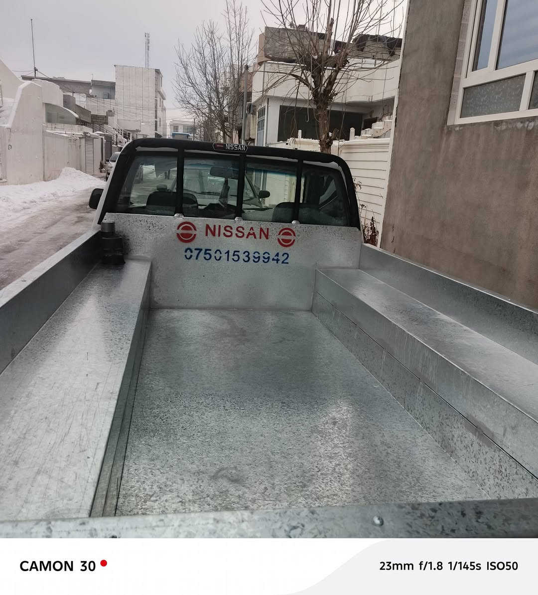 سڵاو نیسان تاک فرۆش 317هەزار چووە  سەیارەکە علوجە پێیوویست بەوەسف ناکا خۆی دیارە گێر مەکینە ئەکسل بەشەرت شووێین پێینجووێین ***********بەس تەلەفون مەکە بڵێ لەوەم هەیە بە40و45ئەگەر هەبوو لاوە خۆم ئەیکرم سەیارەی هی ماڵی خۆما باس بانزینی ئەوێ شتکە خۆی دیارە لەخزمەت هەموولایەکام
