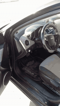 سلام عليكم شوفرليت كروز موديل 2012 سياره جاهزه كير مكينه مكفولات تتفه تبريد تخم تاير بلادي ضررها جاملق ودوسه السونار بل منشور وكاله بسمي السعر 81 وبيها مجال ومراوس ترهم رقم الهاتف ***********
