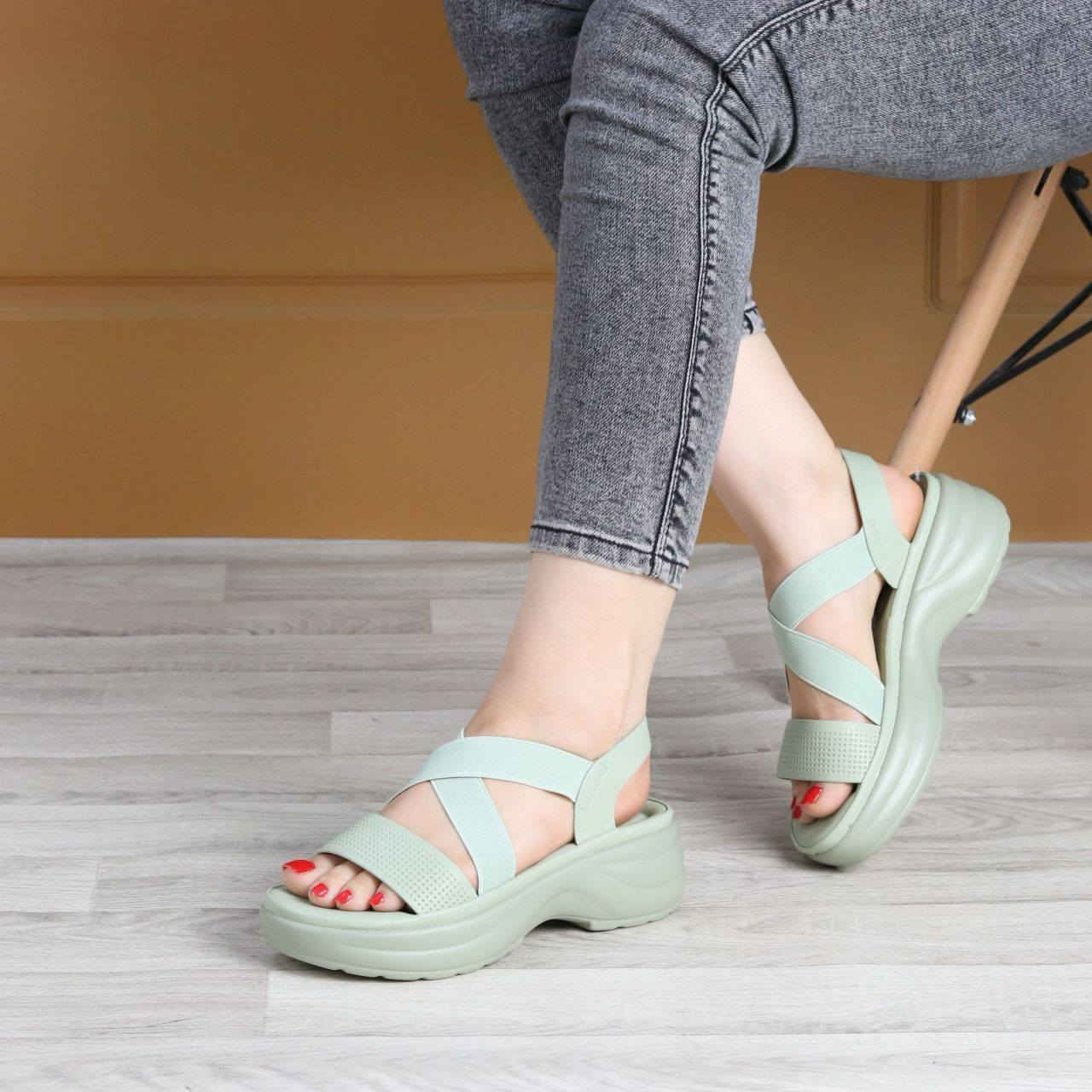 يسعد مسائكم بالخير زبائنا الكرام 
كل ماهو جديد ومميز تجدونه لدى احذيه وحقائب علاء 
حذاء طبي بشرط ماركه وجلد طبيعي متصل ارتفاع ٣ سم
للحجز مراسله البيج او واتساب ***********
توجد خدمه توصيل داخل القضاء وجميع محافظات العراق
