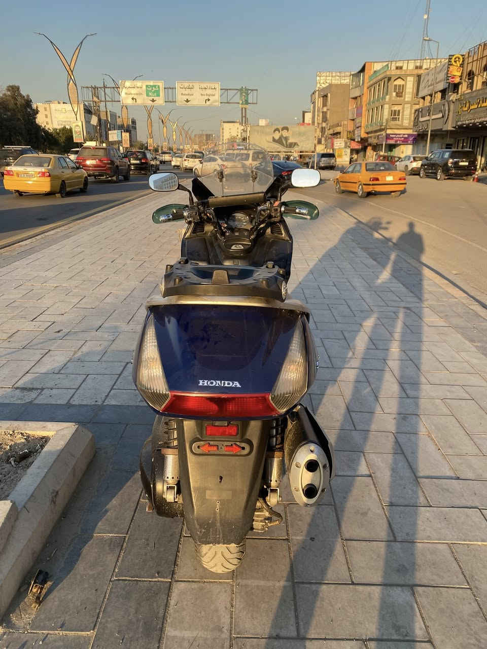 السلام عليكم سلفر ونج 600 دراجة حلوة و جاهزة كلها شغالة خير من الله مكاني بغداد الجديدة سعر 16 
الرقم ***********
