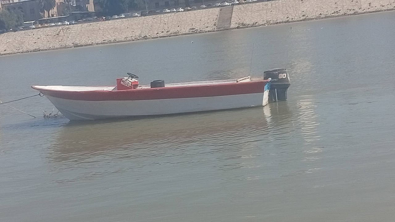 البانيا سعرها بخمس ملايين واللي يريده خلي يخابرني *********** وهذا رقمي البانيا
