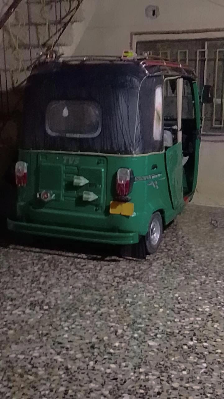 تكتك 22كفاله محرك خير من الله كامله مكمله الف متصرف عليهه كبل للشارع  السعر 7250 وبيهه مجال شي قليل
***********مكان المحموديه
