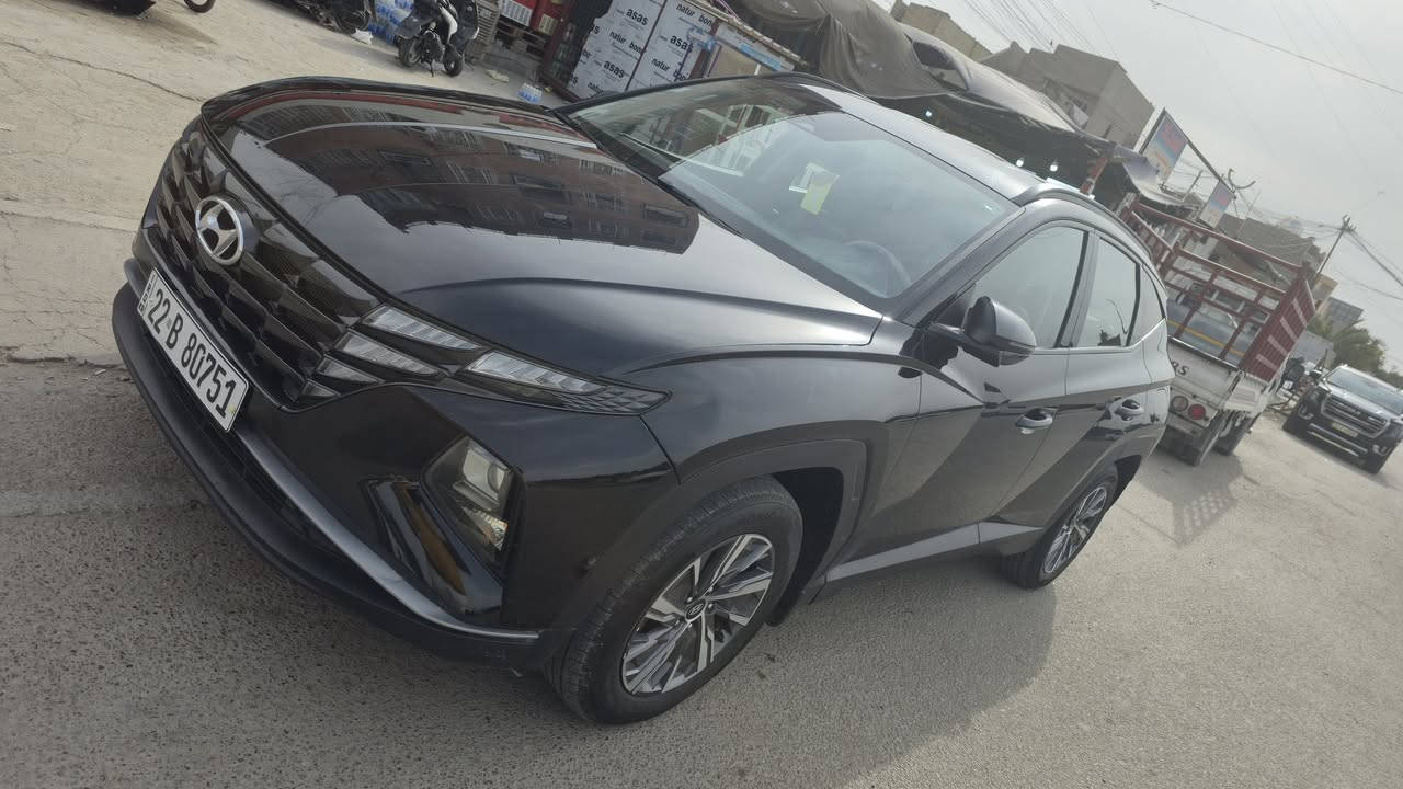 السلام عليكم 

للبيع … توكسان موديل 2022 وارد خليجي اللون اسود  ماشيه 77 الف كيلو 
السياره جديده  بيها بارد خفيف بالصندوك و طخه بالباب خفيفه خلف الراكب
تحكم استيرن 
تحديد مسار 
نقطة عمياء 
رادار 
حساس امامي خلفي
اشاير بالمري 
مكينة 2500 
السعر 195 وبيها مجال بسيط 
مكان السياره بغداد حي الجامعه 
***********
