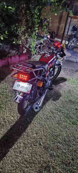 سلام عليكم نامه متياز موديل 25 كفاله عامه برغي مامفتوح بيه  كهربائيات كل شغاله مابيه اي نقص شرط شغل و تطلع سعر (750) بيه مجال (***********) موجود واتساب
