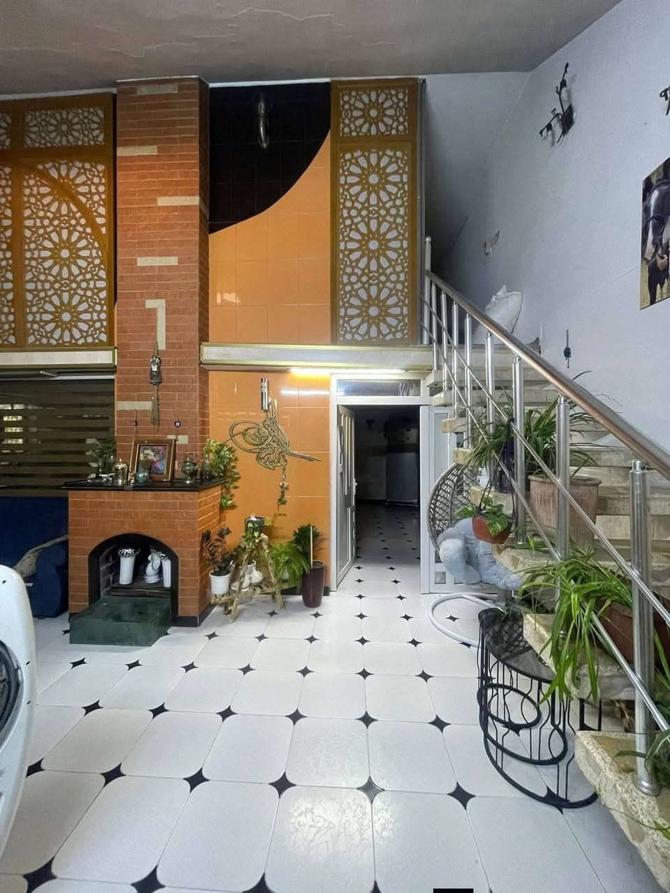 🚩 دار للبيع في الجانب الايمن منطقة الصناعة القديمة 
🔴. { سعر مناسب جداً }
1️⃣ موقع الدار متميز جداً 
2️⃣ المساحة:150متر 
3️⃣ الواجهة :- 7.5 متر
4️⃣ العمق:- 20متر 
5️⃣ البائع هو صاحب الدار الشرعي
6️⃣ خدمات كاملة {ماء / كهرباء / تبليط }
7️⃣ سند طابو الزهور 
⭐  للإستفسار يرجى مراسلة صفحتنا ماسنجر أو واتساب أو زيارة موقعنا في حي البريد أو في حي التعليم العالي مقابل المول الهيكل أو الإتصال على الأرقام التاليه

☎️***********
☎️***********
🚩 لا تنسوا متابعة صفحة المكتب لتصلكم أجدد العروض العقارية في مدينة الموصل مع الأسعااار حصراً لدينا فقط
⚠️ نستقبل عروضكم العقارية على الماسنجر أو الواتساب
#مكتب_شيال_العلم_للعقار #نينوى. #عقار. #عقارات. #موصل. #القديمة
